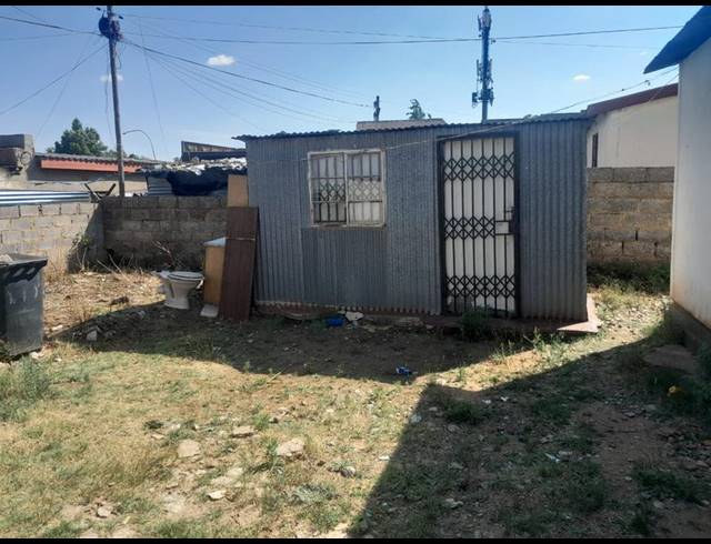 2 BEDROOM HOUSE FOR SALE IN ORLANDO WEST